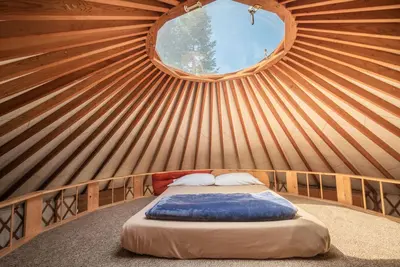 Image de Glamping Yurt at the Strawhouse