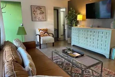 Image de Central Javelina Casa - UofA, close to all!