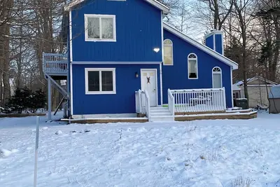 Image de Pocono Lake and Ski retreat. Dog friendly. Free kayaks, grill, and fire pit