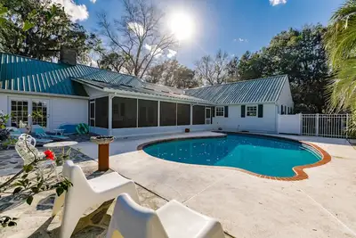 Image de Family Friendly Farm House- 10 minutes from Wec