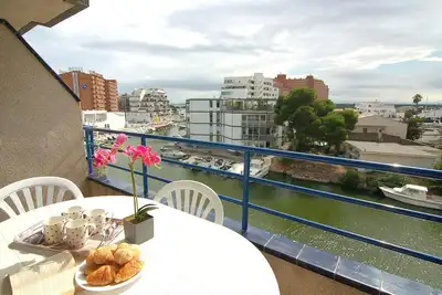 Image de Charmant appartement à louer à Roses, Costa Brava! A 400 mètres de la plage, capacité pour 4 personnes. Reserve maintenant!