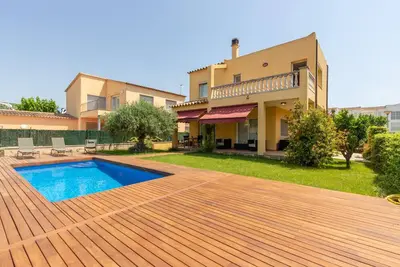 Image de Villa Violant - Jardin, piscine, barbecue, coin bureau, wi-fi, garage