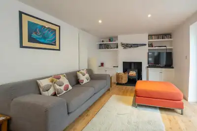 Image de The Pink House, Aldeburgh - sleeps 10 guests in 5 bedrooms