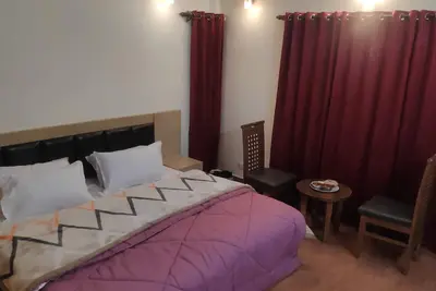 Image de Large Cottage with Valley View - 5 minutes walk from Lake!