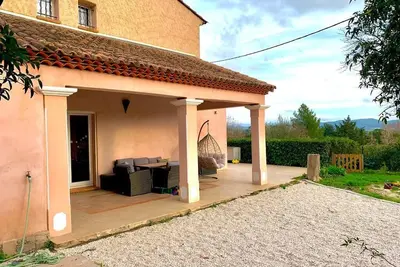 Image de Maison de campagne avec jardin