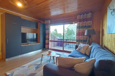 Appartement rénové 3 pièces cabine, 50m des pistes, 8 couchages, balcon Sud, Wifi, Tv