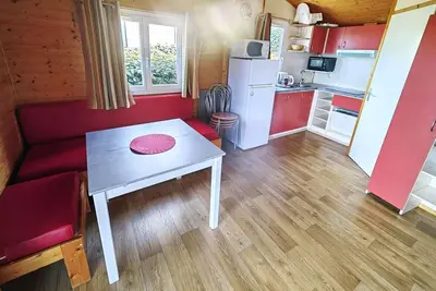 Image de Chalet climatisé pour 6, calme avec piscine et parking