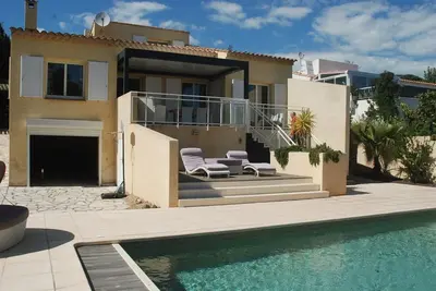 Image de Charmante villa 3 chambres avec piscine privée à 10 min de la plage, climatisée, parking