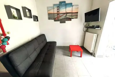 Image de Villa mitoyenne au calme avec parking et piscine commune