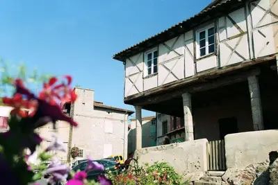 Image de Confort moderne dans un gîte historique à Saint-Galmier