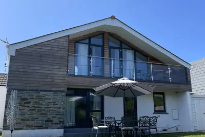 Image de 100 steps away from beautiful Harlyn Bay Beach!