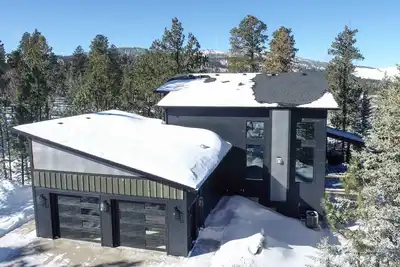 Image de Newly Built, 2400+ Sq. Ft. , Walk to Clubhouse Pool, Parking for Trailers