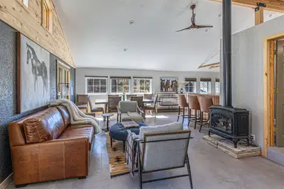 Image de Renovated Cabin on 300 Acres - 20 Minutes to Durango