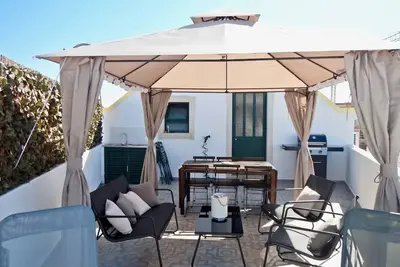 Image de Rare! Maison 180m2 avec terrasse dans centre historique.