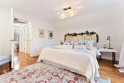 Image de 2bdrm Spacious home in Burlington