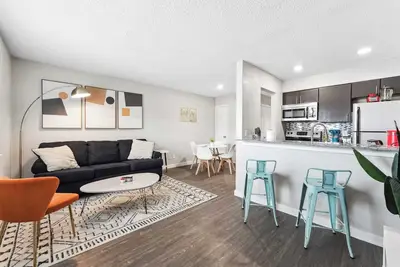 Image de Charming King Bed 1br, 5 Min to Dt