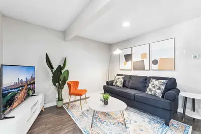 Image de Quaint King Bed 1br, 5 Min to Dt