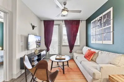 Image de Comfy 1br luxe suite close to Downtown w/ fast WiFi