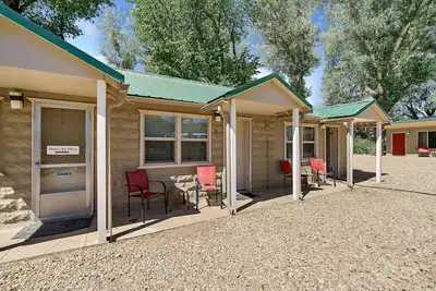 Image de Mt Carmel Motel Room close to Zion National Park!
