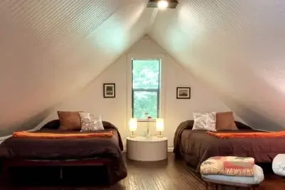 Image de The Farmhouse Attic-Short drive to Round Top