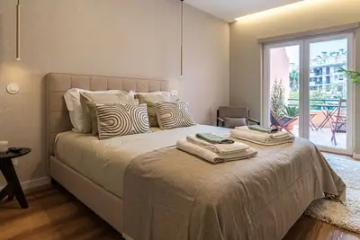 Image de Deluxe 2bdr Apartment in Carcavelos by LovelyStay