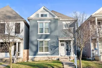 Image de Relax and Recharge in this Charming Downtown Escape!