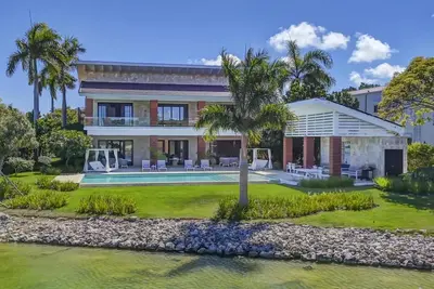 Image de Hacienda A39 - Outstanding Lakefront Villa