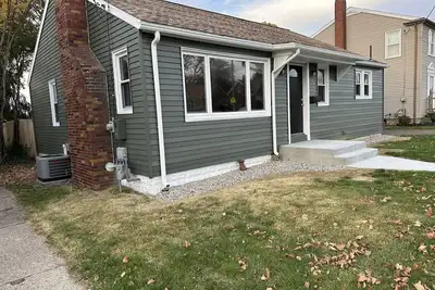 Image de Beautiful Ranch style house across from Mercyhurst University