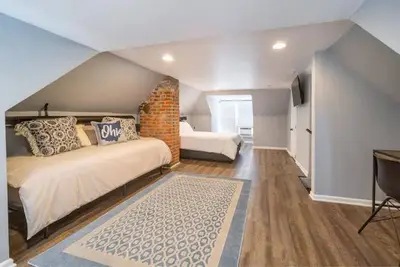 Image de Charming Home in Convenient Central Location!