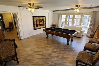 Image de Huge 4, 080 SqFt  cul-de-sac Home