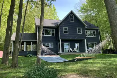 Image de Family Home on a Private Lake Hot Tub: Oct-April! 2 ski resorts 15 minutes away!