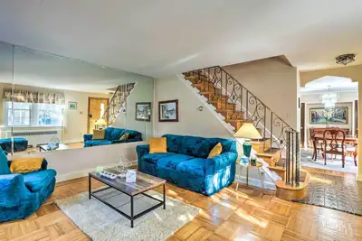 Image de Yeadon Townhome w/ Porch, 7 Mi to Center City
