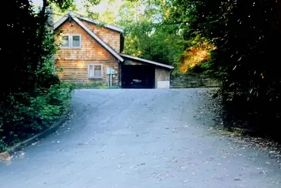 Log Home near Beautiful Lake Logan