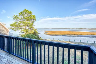 Image de Ryokan | Unobstructed Oyster Bay Waterfront Views w/ Screened Porch, Balconies & Boat Launch Access