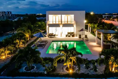 Image de Cheerful Private Villa - 4 minutes walk to the beach