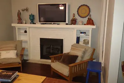 Image de First Floor Brownstone Newly Renovated