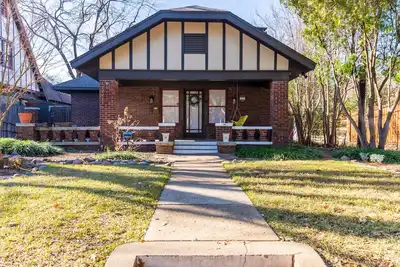 Image de Updated East Dallas Home (Walkable to Lakewood)