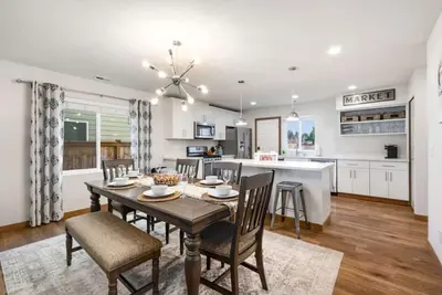 Image de 109 - Tacoma Near Uni