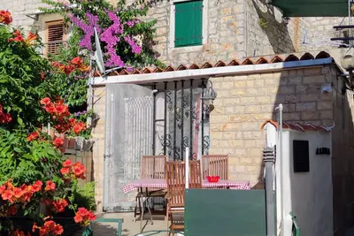 Image de Apartment Alena with terrace and garden Center Jelsa