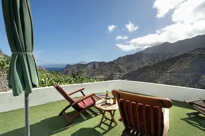 Image de Maison de vacances \"Casa Tajaraste 1\" avec vue sur la mer et la montagne, terrasses privées et Wi-Fi
