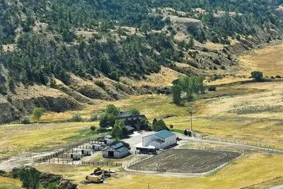 Image de Sky Creek Ranch Montana Lodge House\n
