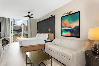 Image de Heart of Downtown Atlanta Resort with Pool & Bar