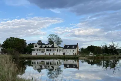 Image de Waterfront retreat, beautiful views!