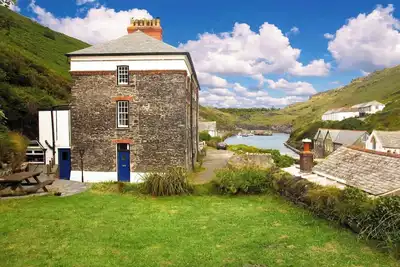 Image de 4 chambres à coucher à Boscastle