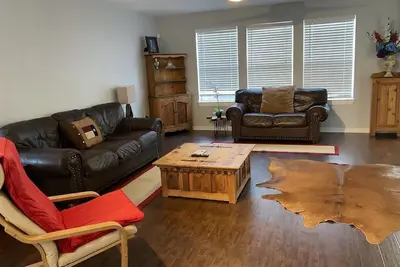 Image de Duplex type 3 story Townhouse--3 mins to downtown!