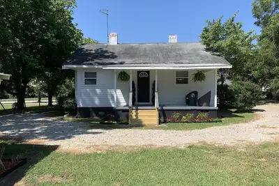 Image de Completely renovated Farm Cottage with 2 Queen B/Rs & 1 full bath