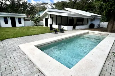 Image de Private home with pool close to beaches and town