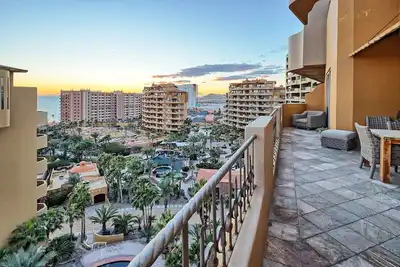 Image de Casa de Bella Paz, Peaceful 3 Bedroom Oceanview Penthouse at Bella Sirena