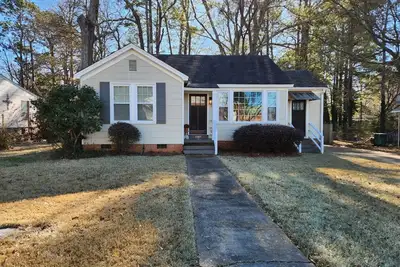 Image de The Callaway Cottage- Home Away From Home!