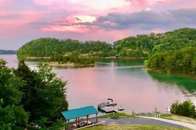 Image de Dock, Pavilion, Lakefront, Angel Cove Hideaway